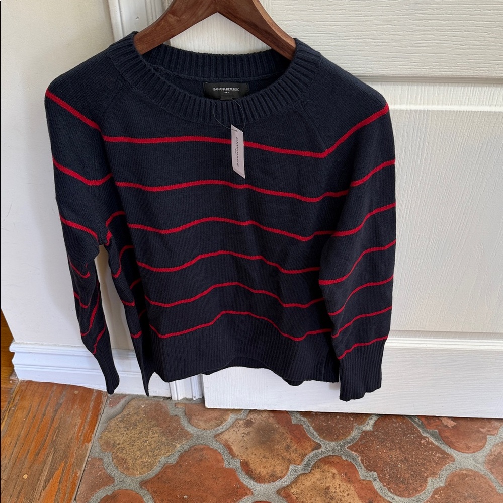 Banana Republic Dark Blue and Red Crewneck Sweater
